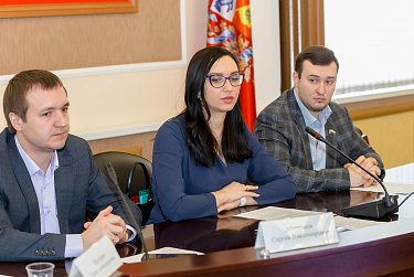 В Заксобе обсудили закон «О молодежной политике»